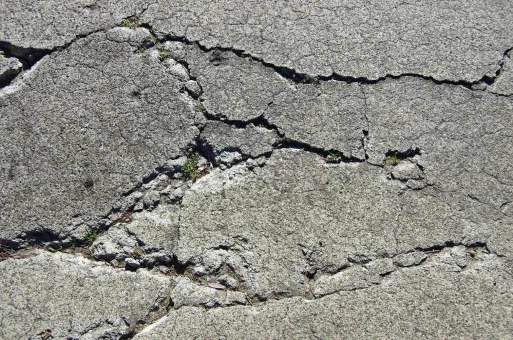 Crazing (Map Cracks) in Concrete . Causes and its Remedies