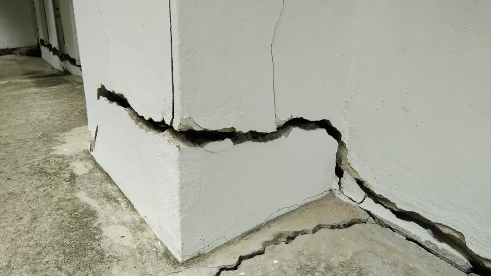 Settlement Cracks (Foundation Related) in Structure. Causes and it Remedies